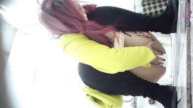 商场女厕全景偷拍几个美少妇嘘嘘白净的美鲍鱼真想尝一尝 (3)